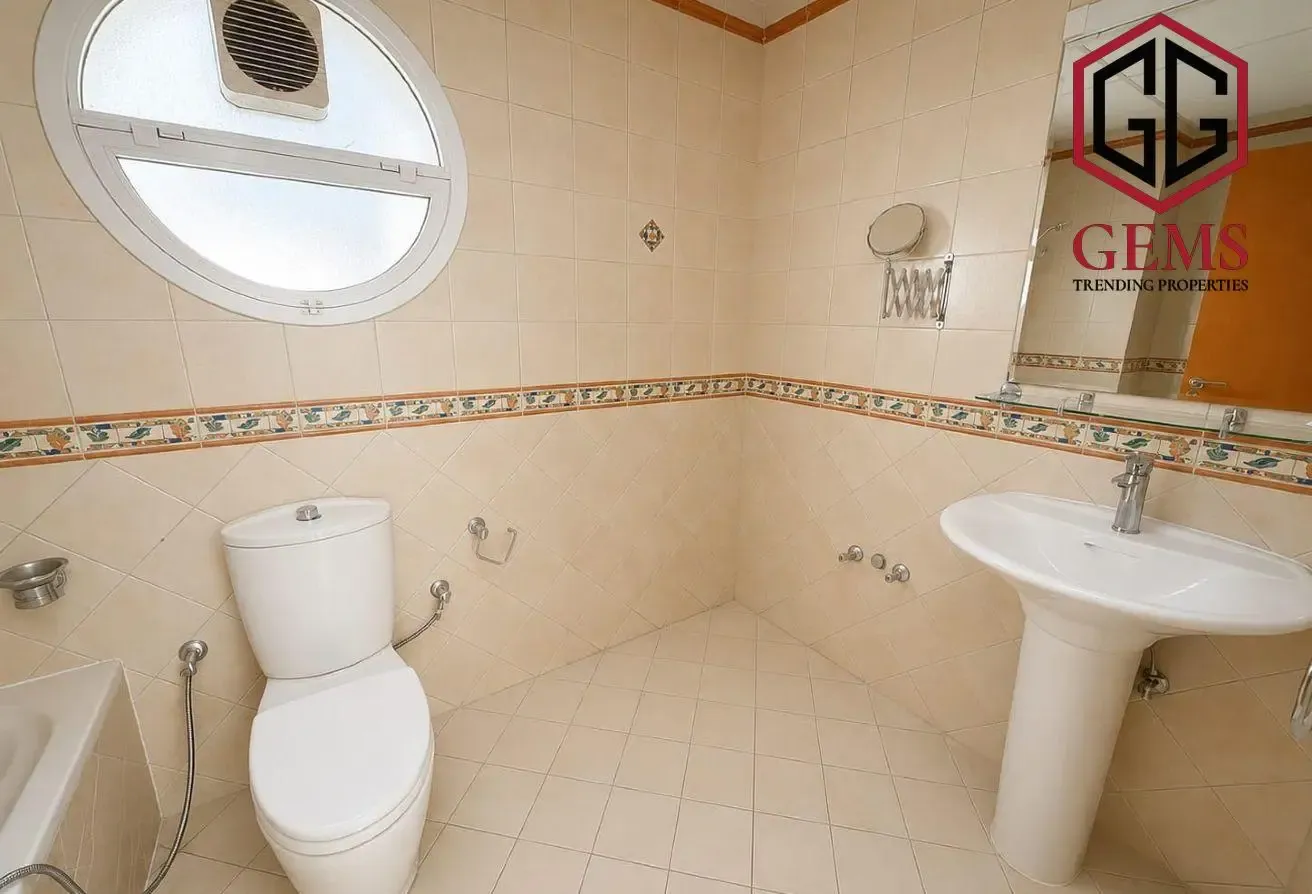 SEMI-DETACHED VILLA | SHARED POOL & GARDEN