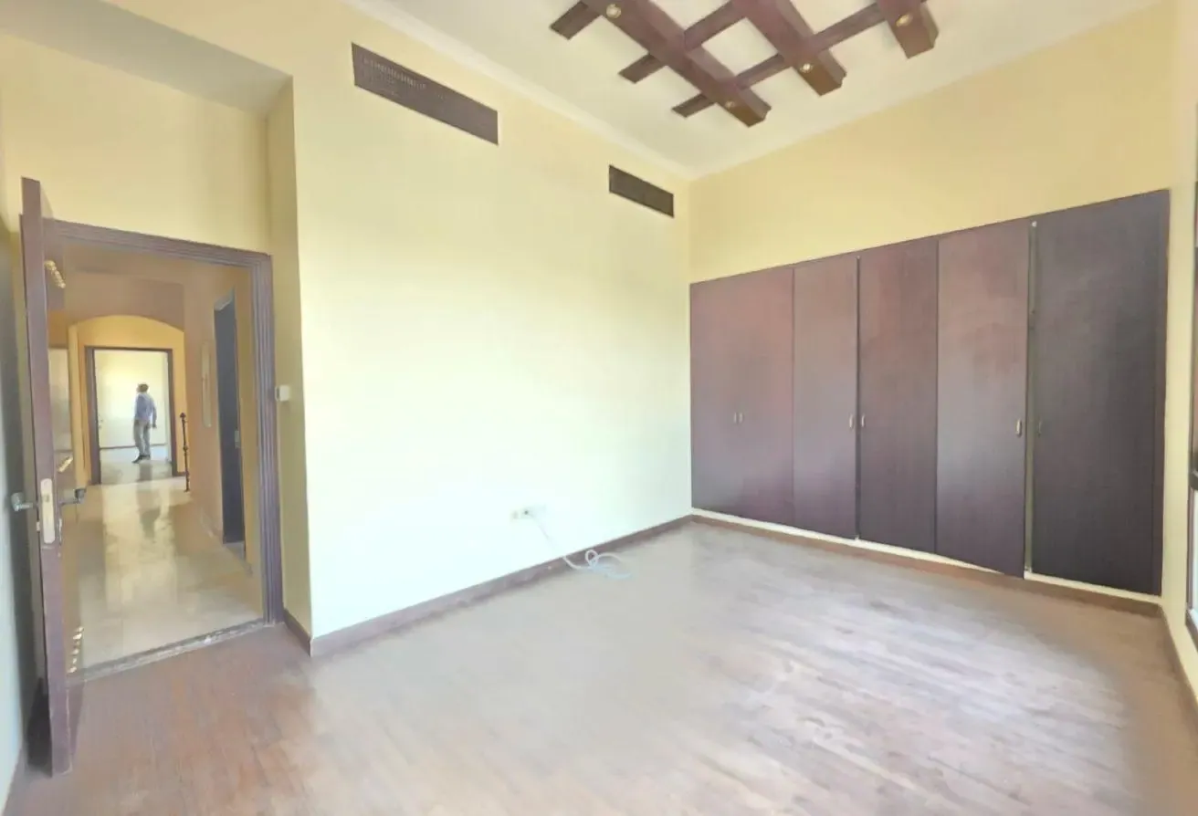 3-Bedroom Semi-Independent Corner Villa