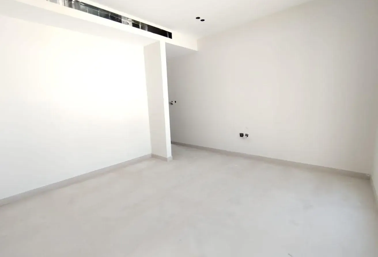 Brand New | Semi Independent | Private Garden