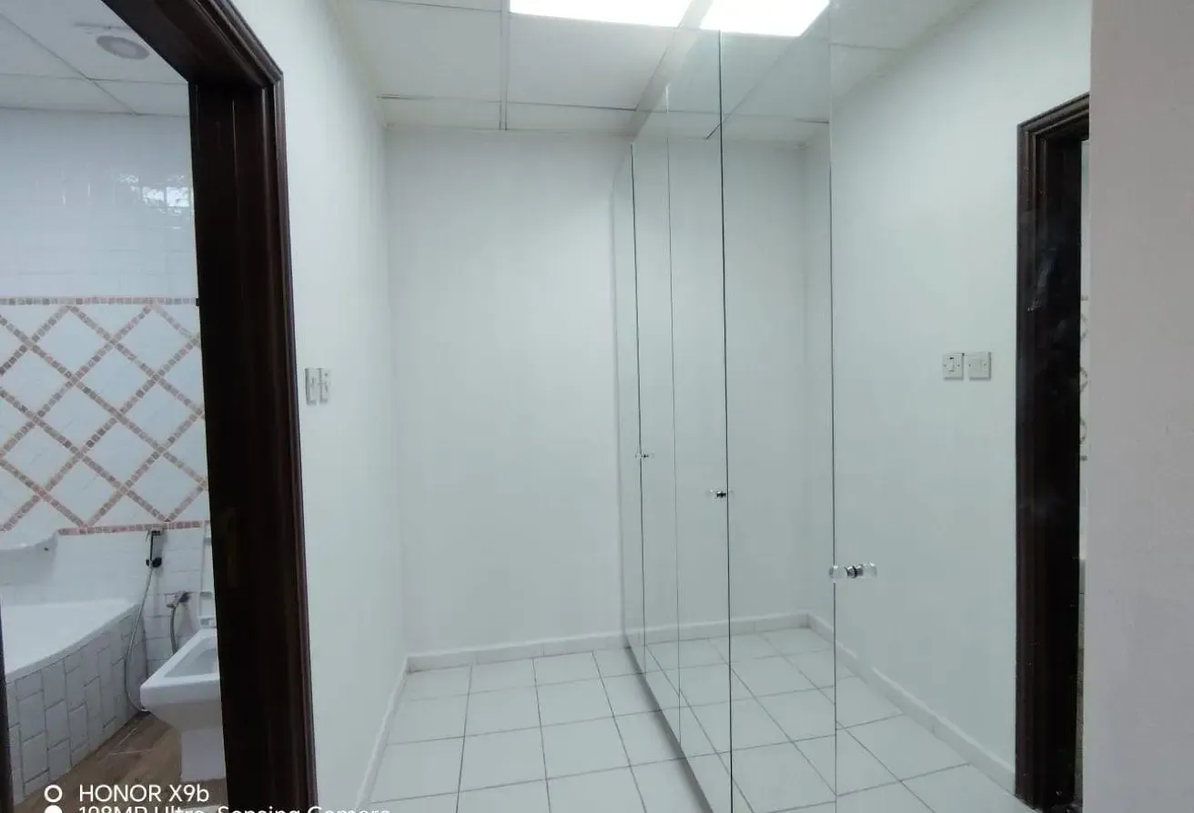 spacious single-storey 3-bedroom semi-independent