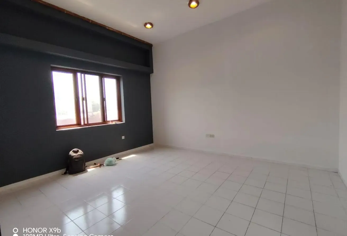 spacious single-storey 3-bedroom semi-independent