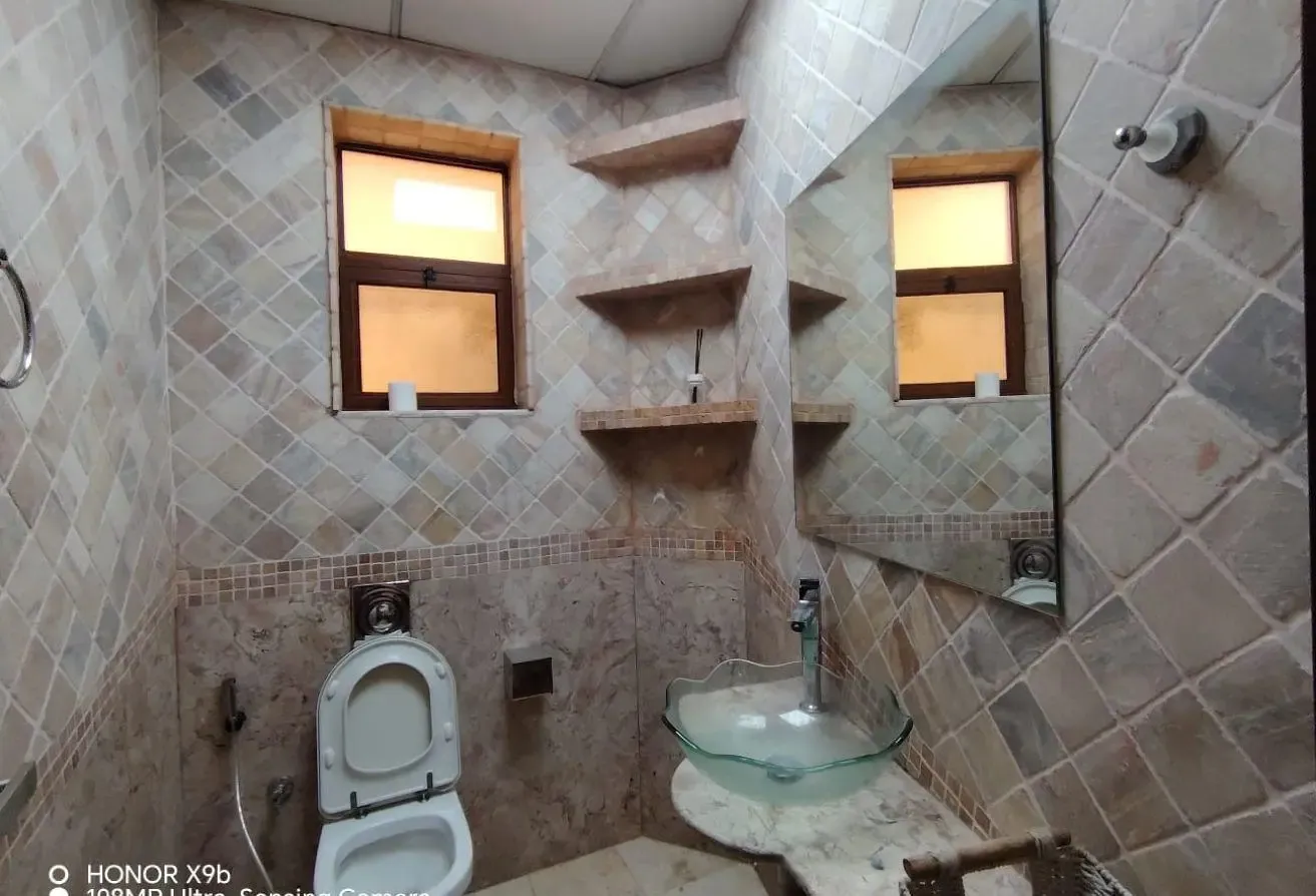 spacious single-storey 3-bedroom semi-independent