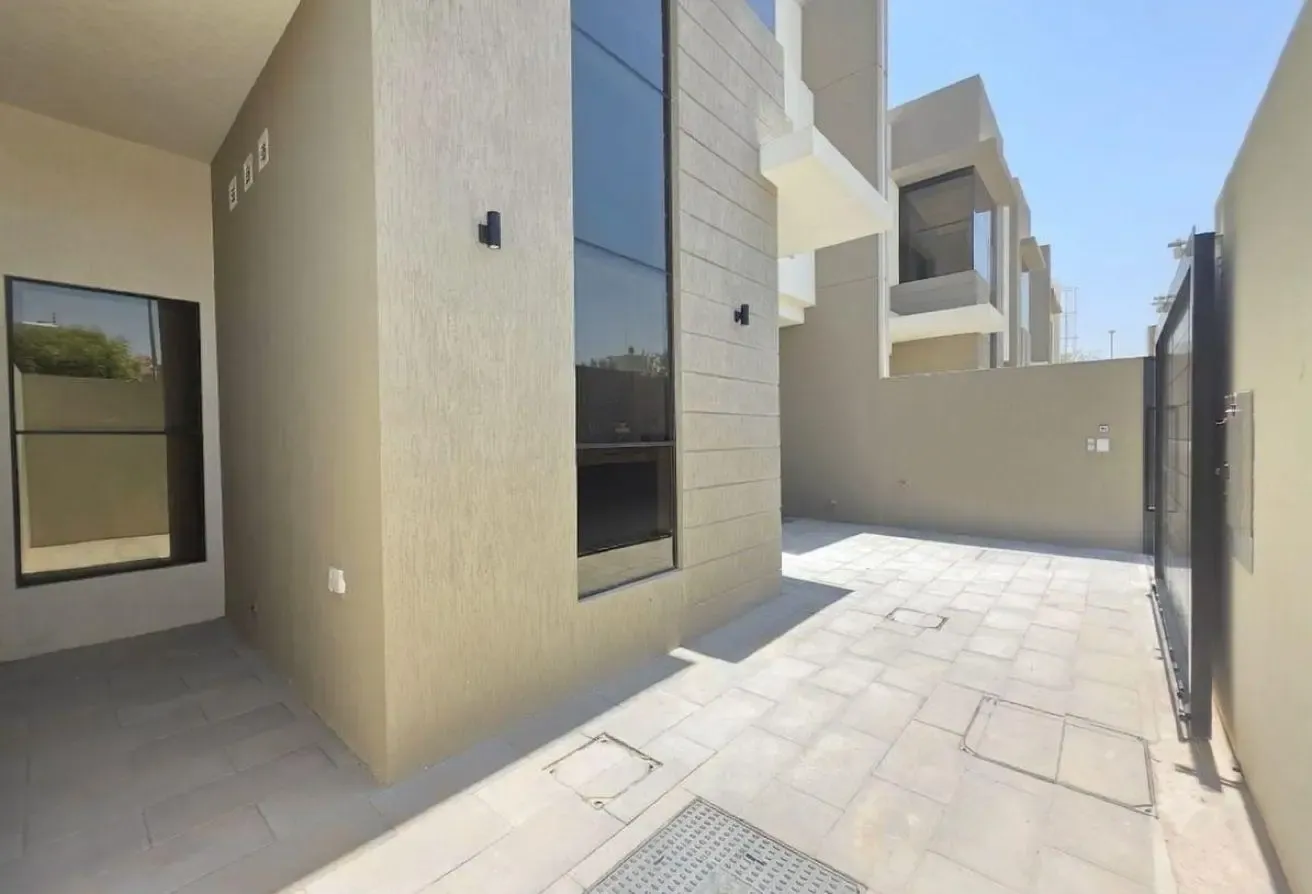 3-Bedroom Semi-Independent Villa | Huge Backyard