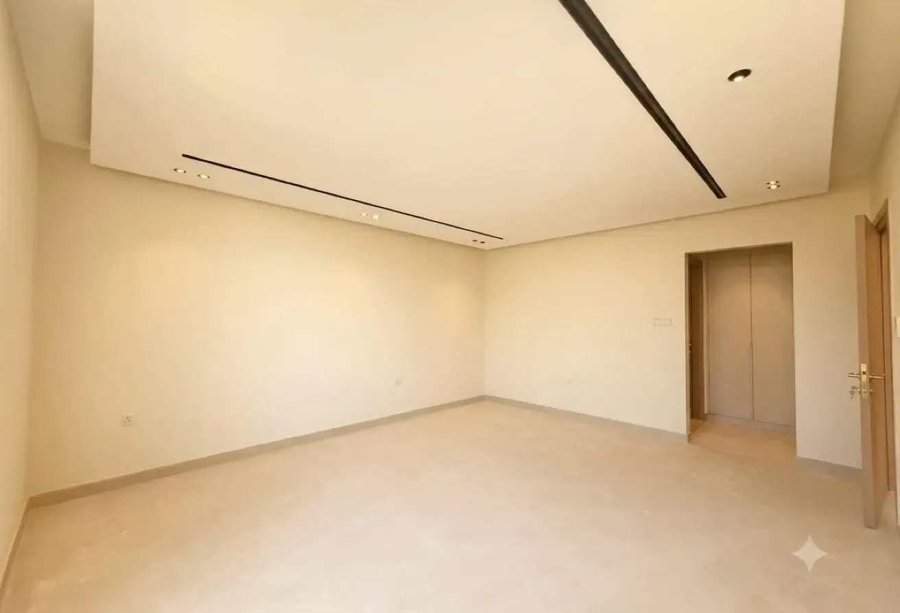 3-Bedroom Semi-Independent Villa | Huge Backyard