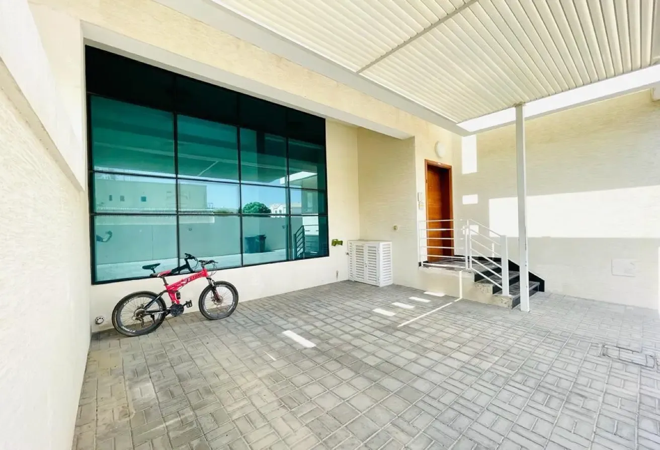 Modern 3BR En-Suite Villa with Pool and BBQ Area