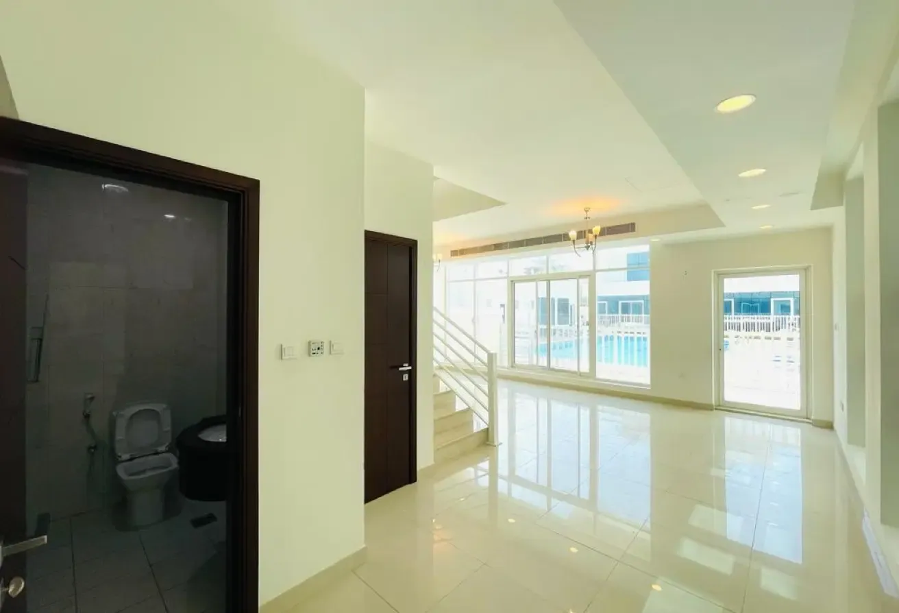Modern 3BR En-Suite Villa with Pool and BBQ Area