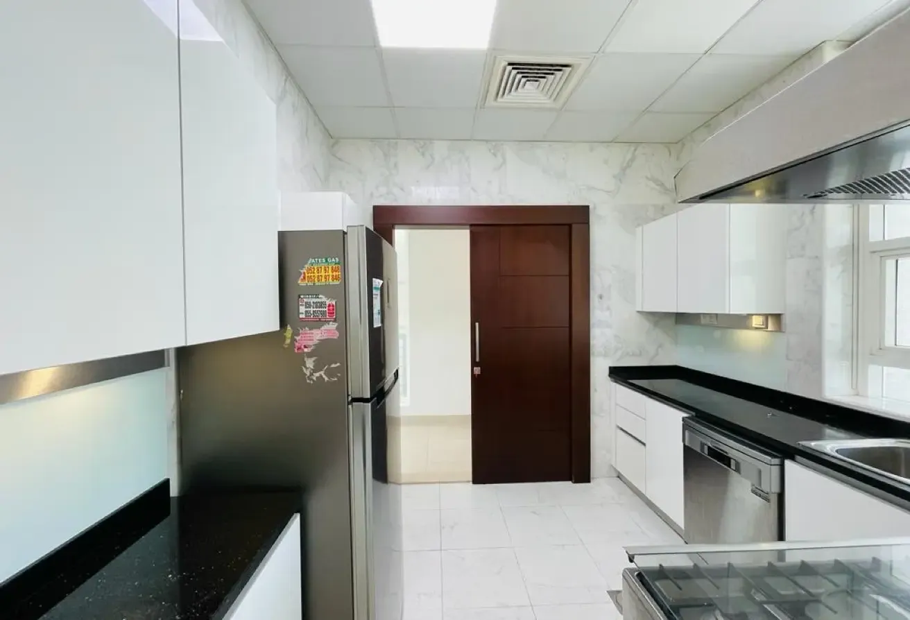 Modern 3BR En-Suite Villa with Pool and BBQ Area