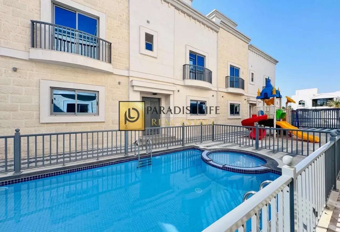 3 BR Villa with Private Garden and Water View