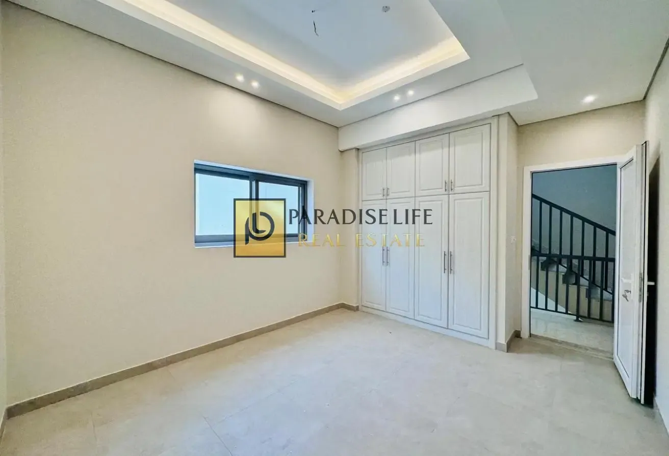 3 BR Villa with Private Garden and Water View
