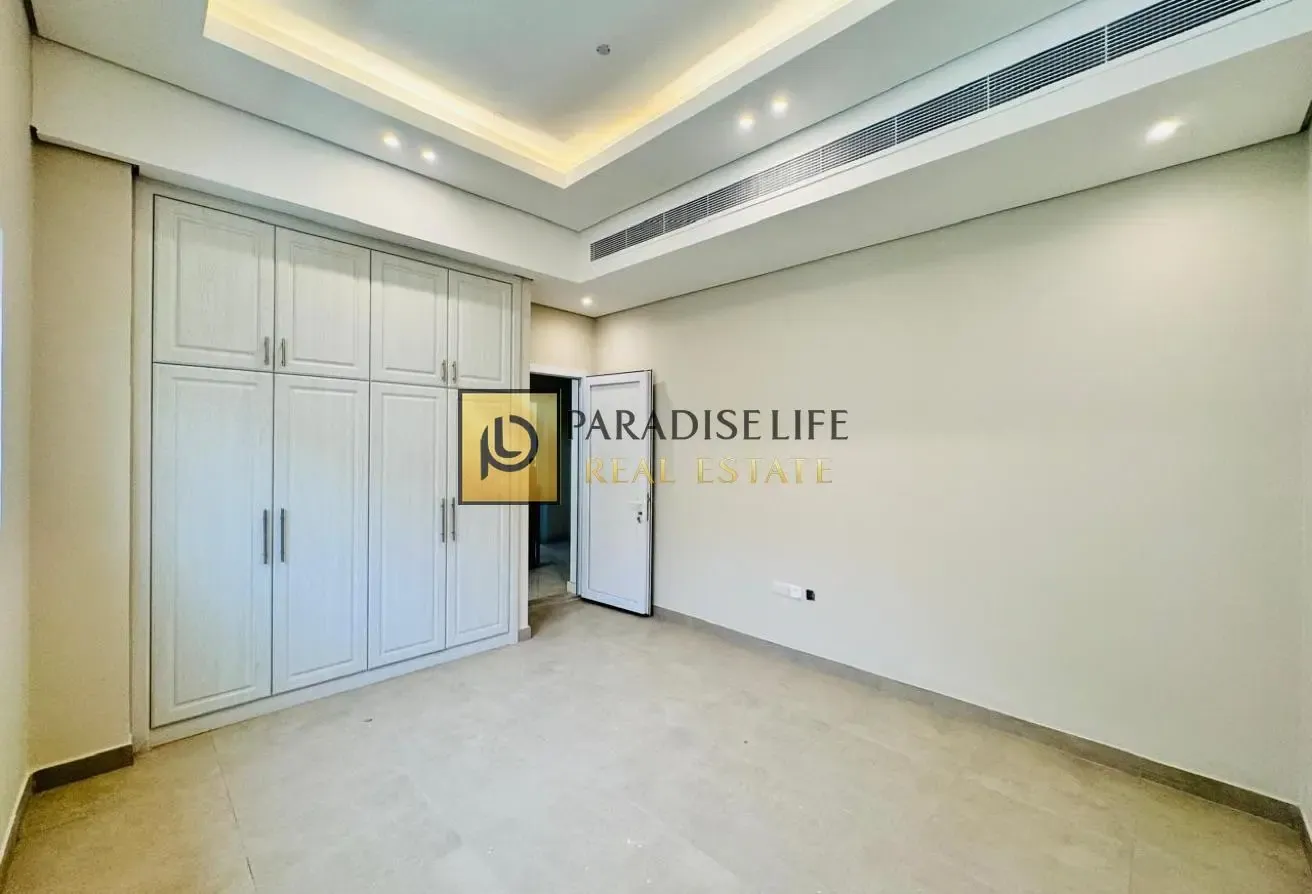 3 BR Villa with Private Garden and Water View