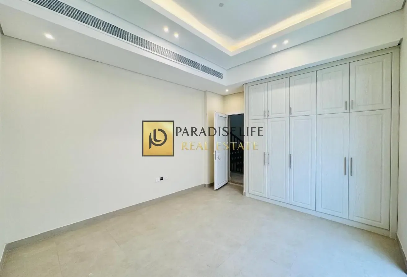 3 BR Villa with Private Garden and Water View