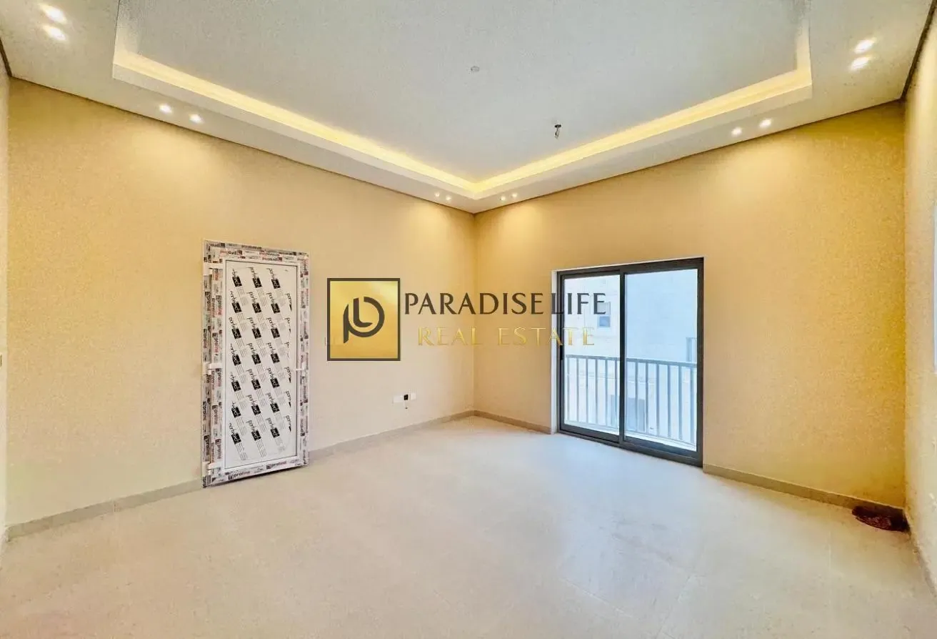 3 BR Villa with Private Garden and Water View