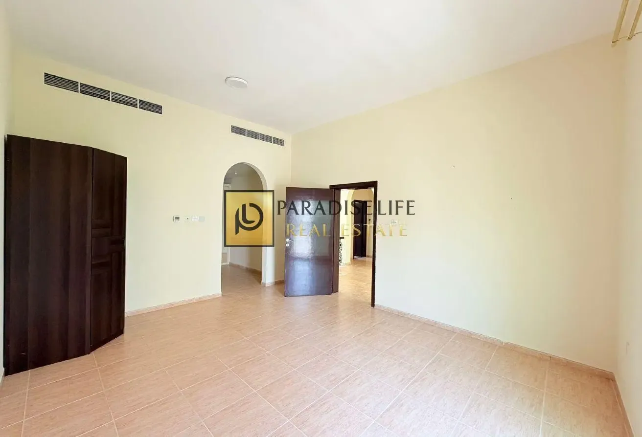 Private Entrance Corner Villa available for Rent