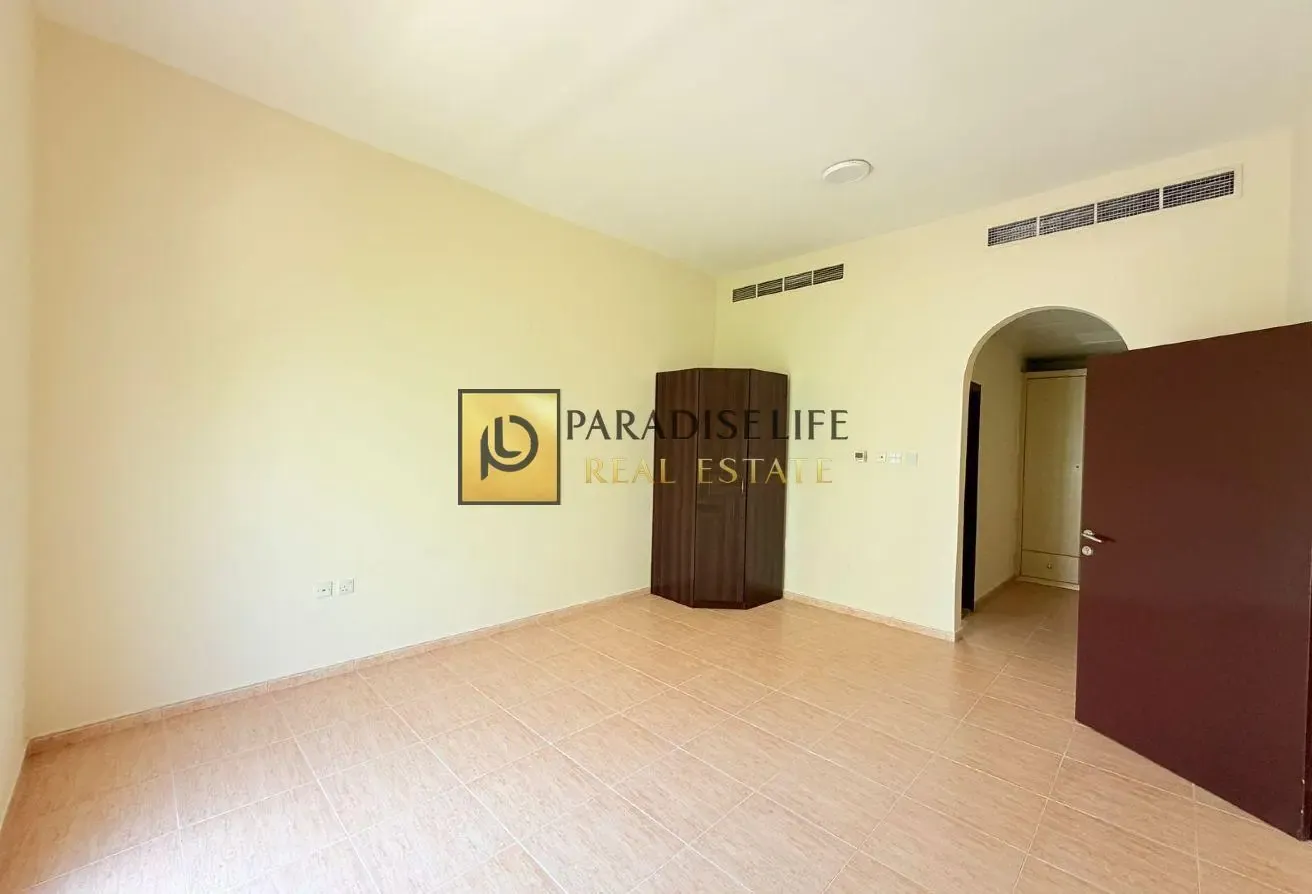 Private Entrance Corner Villa available for Rent