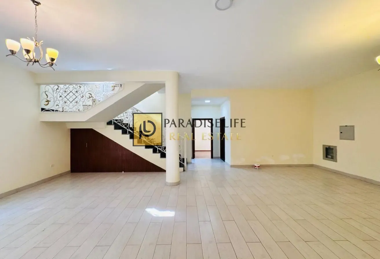 Spacious 3BR Villa | Prime Location in Mirdif