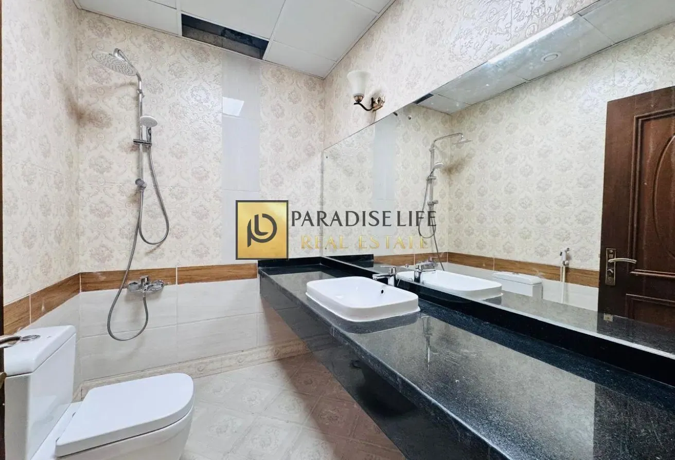 Spacious 3BR Villa | Prime Location in Mirdif