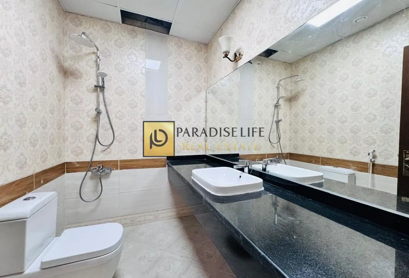 Spacious 3BR Villa | Prime Location in Mirdif