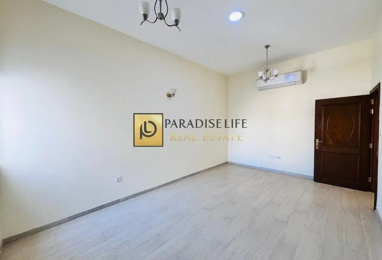 Spacious 3BR Villa | Prime Location in Mirdif