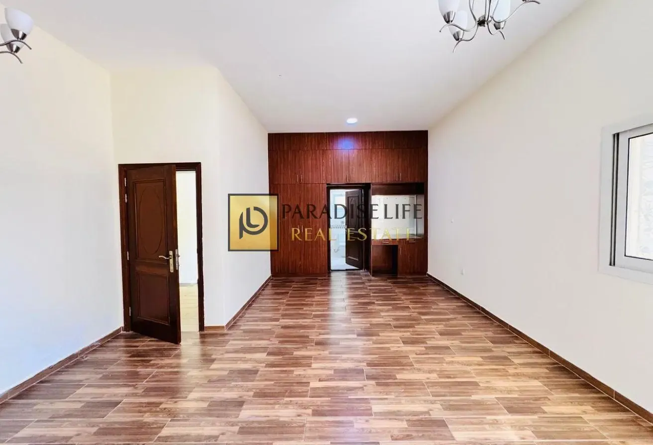 Spacious 3BR Villa | Prime Location in Mirdif