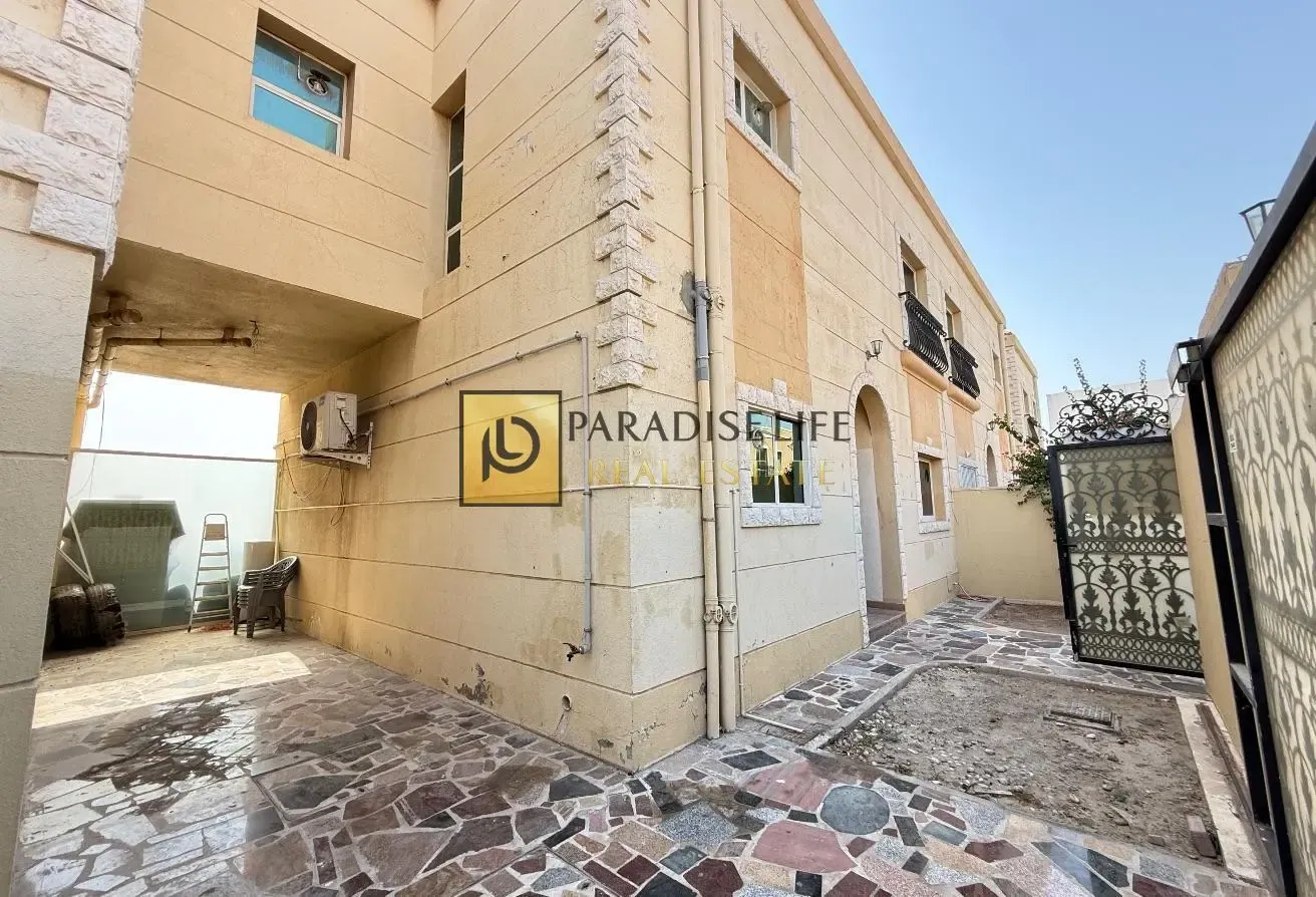 3BR PLUS MAIDS PVT ENTRANCE READY TO MOVE IN