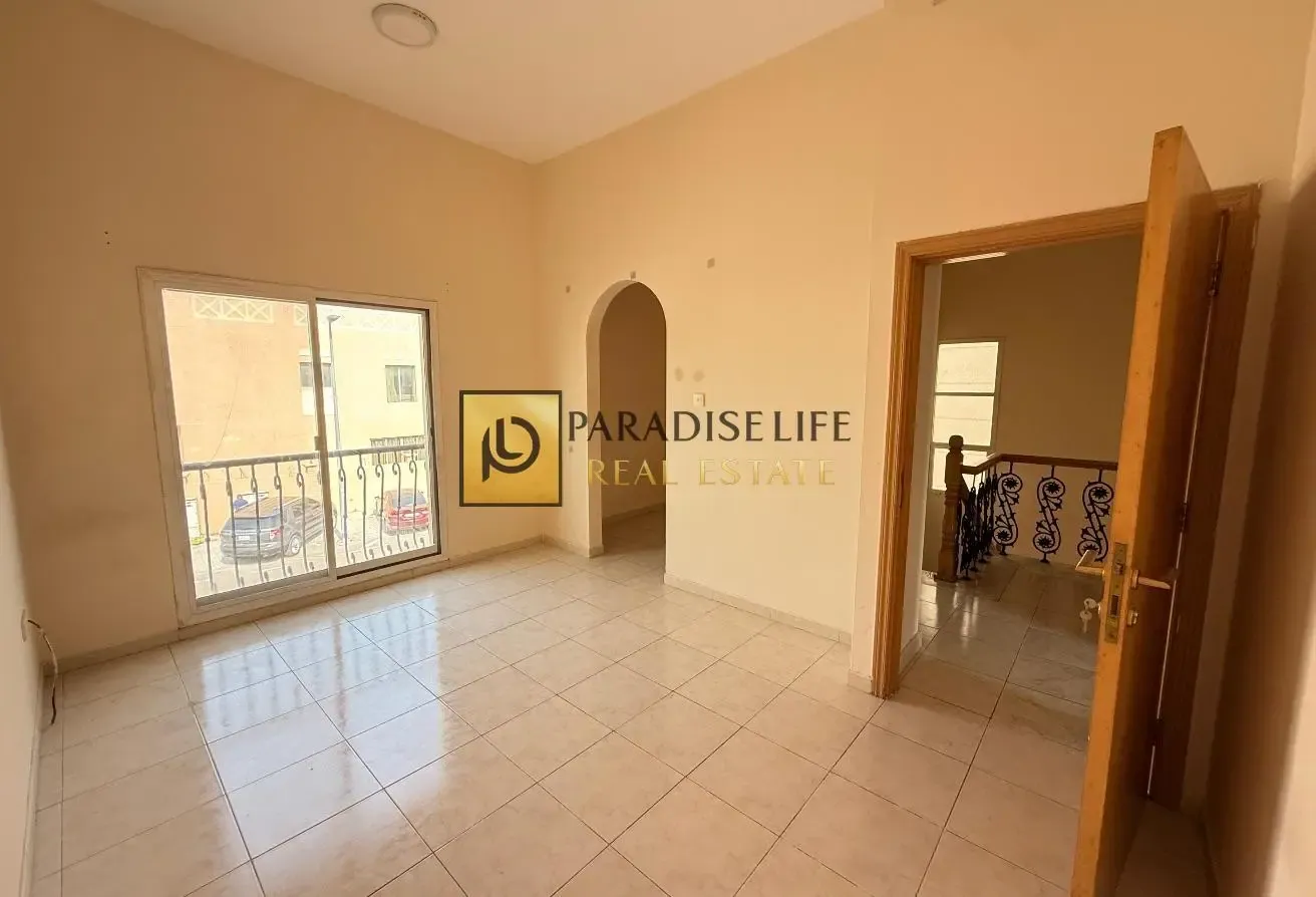 3BR PLUS MAIDS PVT ENTRANCE READY TO MOVE IN