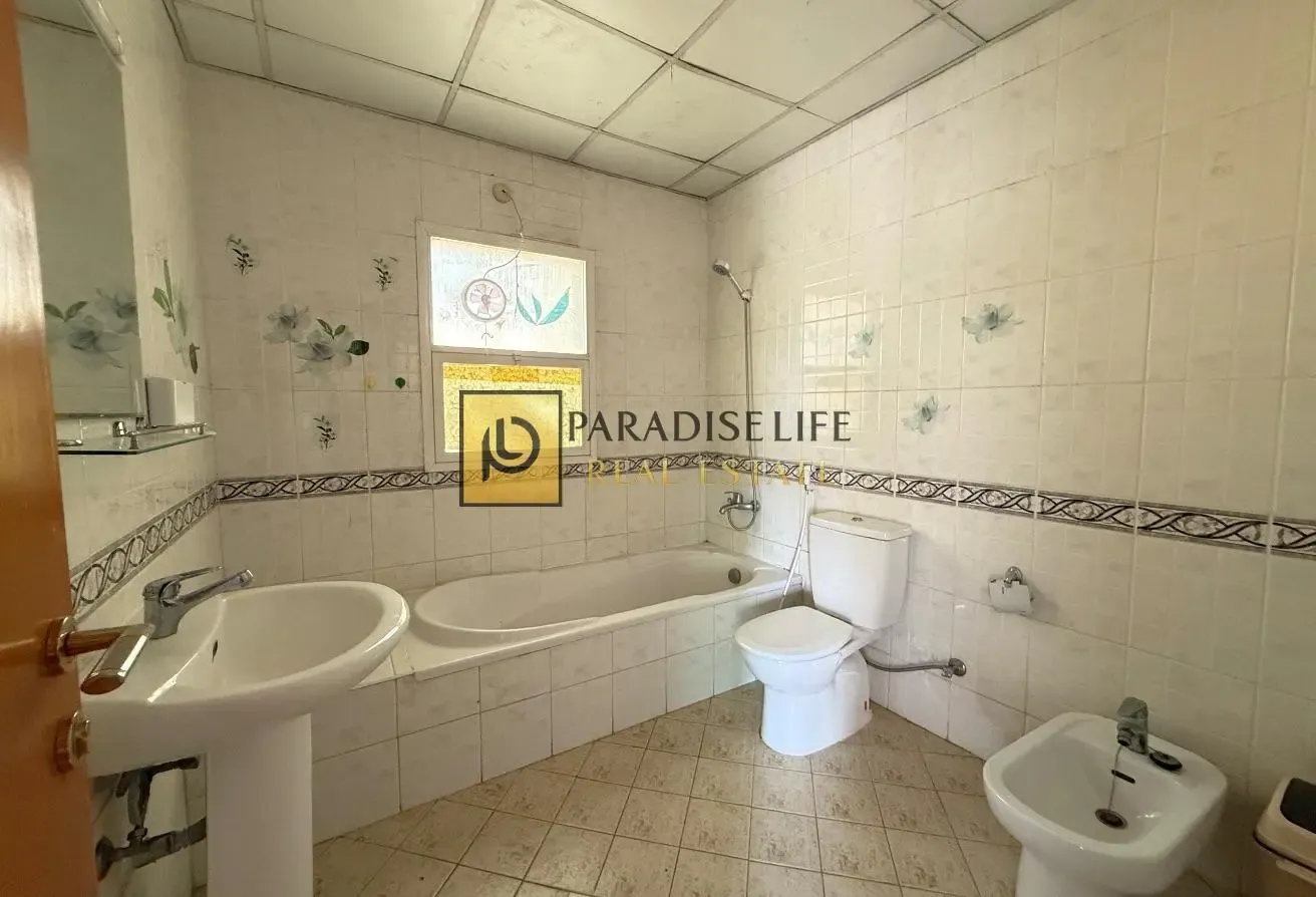 3BR PLUS MAIDS PVT ENTRANCE READY TO MOVE IN