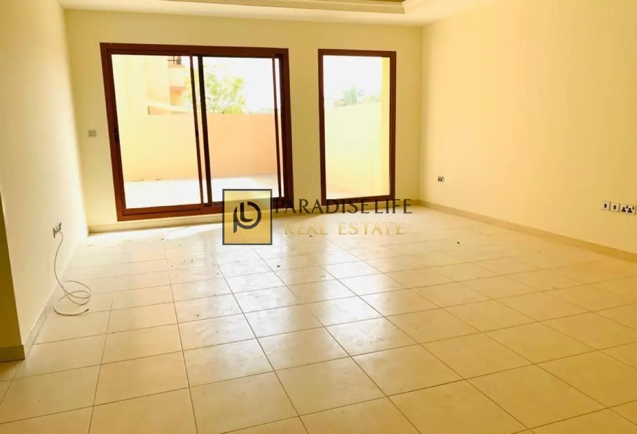3 masters bedrooms villa plus maid for rent