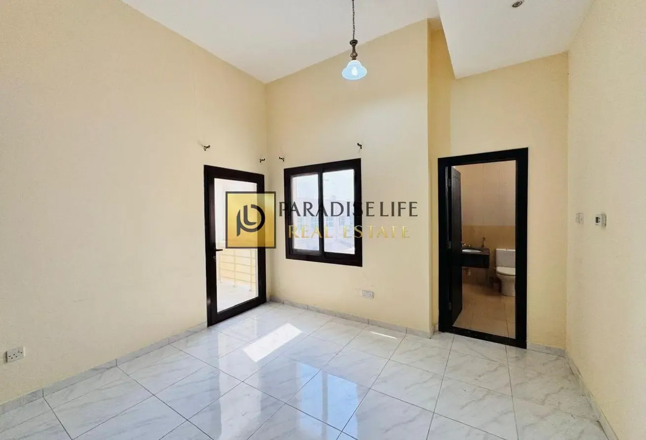 3 Bedrooms Maid Room Shered Swing Pool Rent 125k