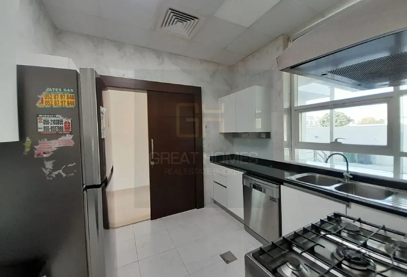 Spacious 3 Master Bed Community Villa for Rent