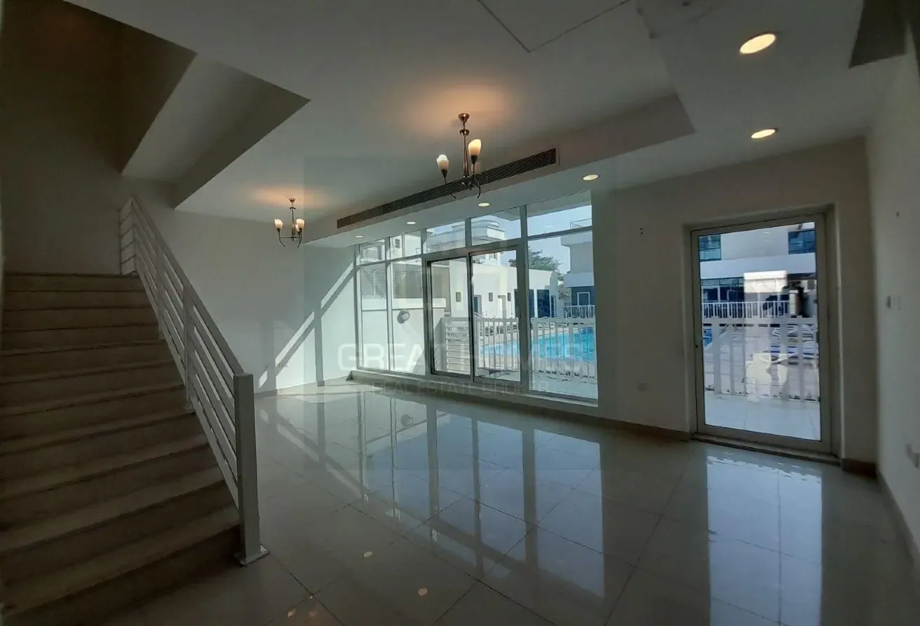 Spacious 3 Master Bed Community Villa for Rent