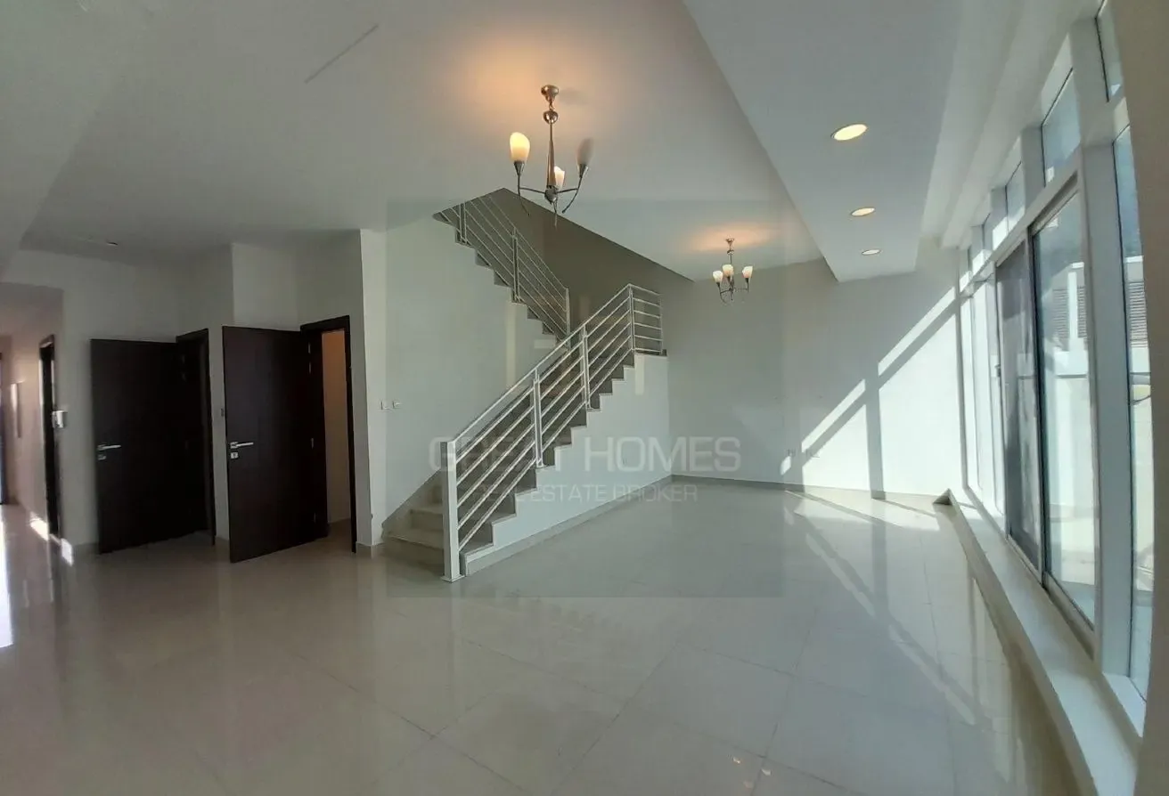Spacious 3 Master Bed Community Villa for Rent