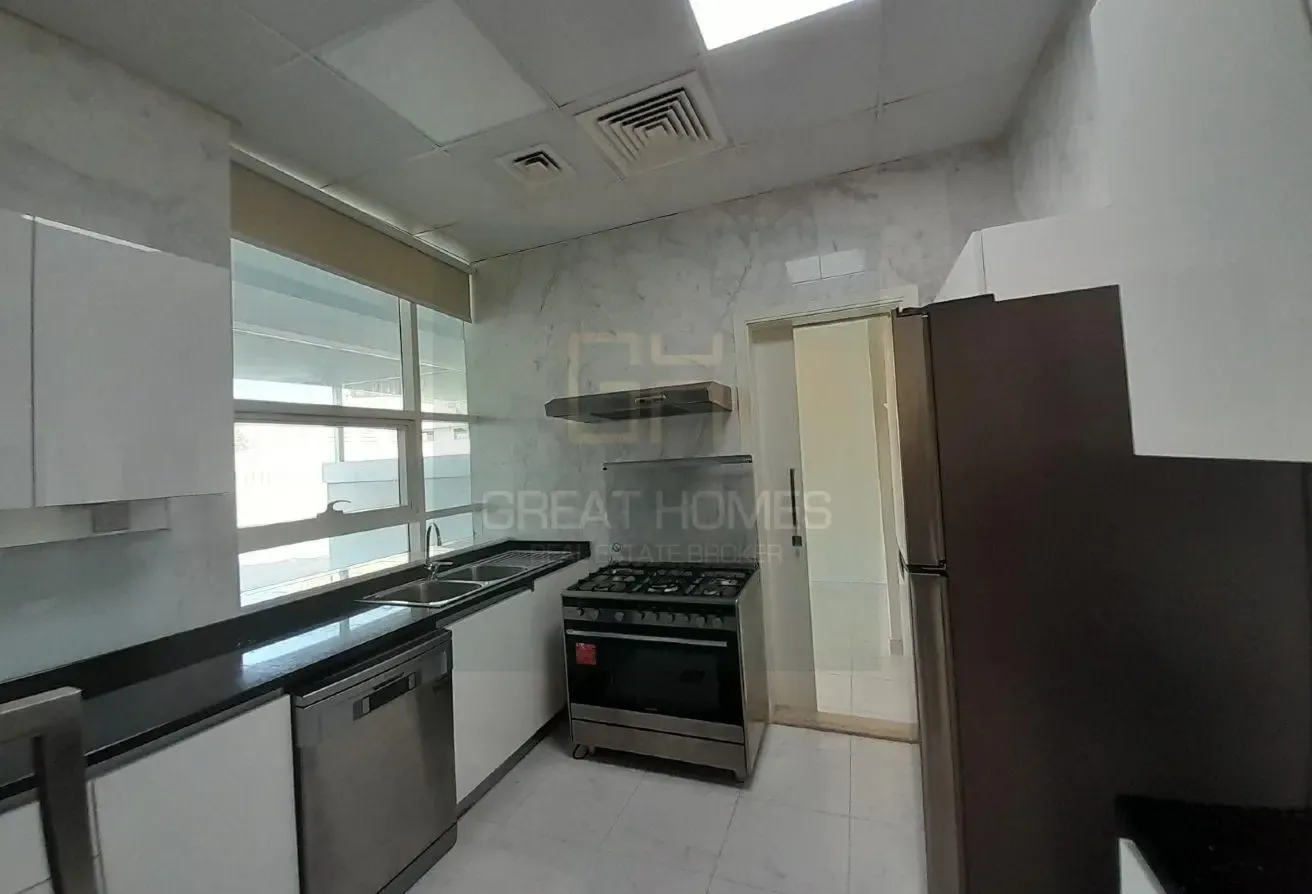Spacious 3 Master Bed Community Villa for Rent