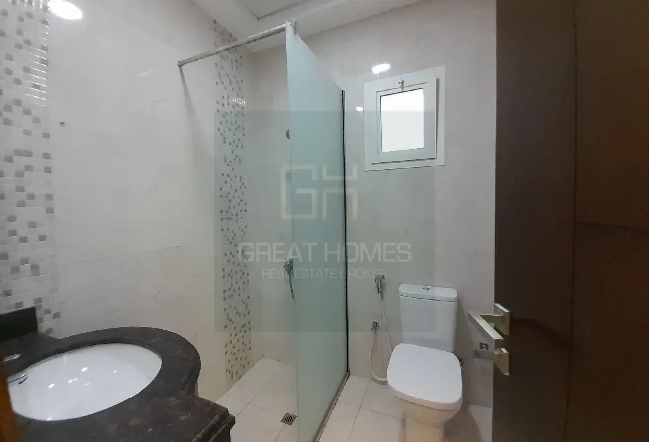 Spacious 3 Master Bed Community Villa for Rent