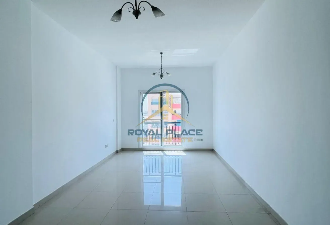 Spacious Studio | Near Metro | Unfurnished