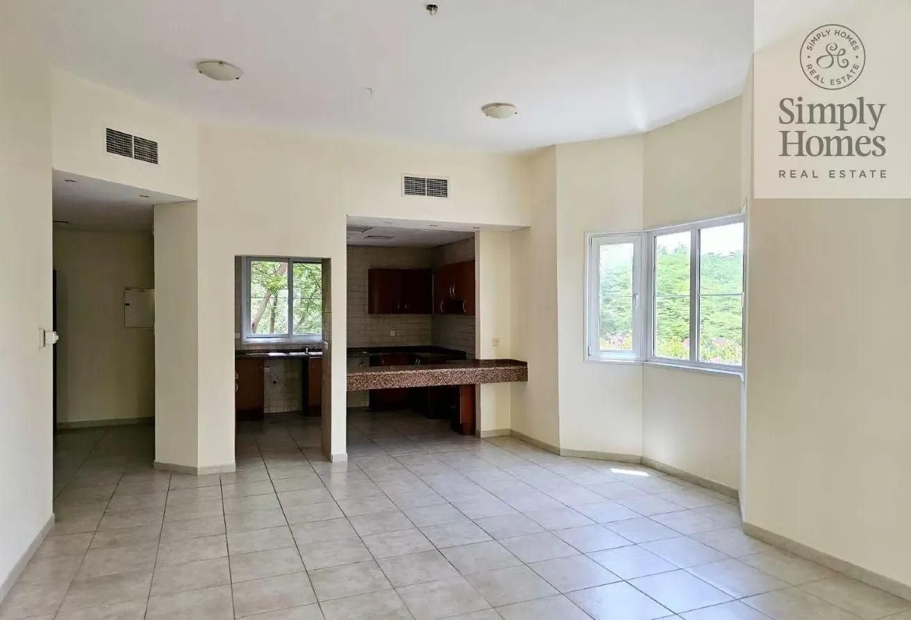 CORNER UNIT / WELL MAINTAINED / SPACIOUS