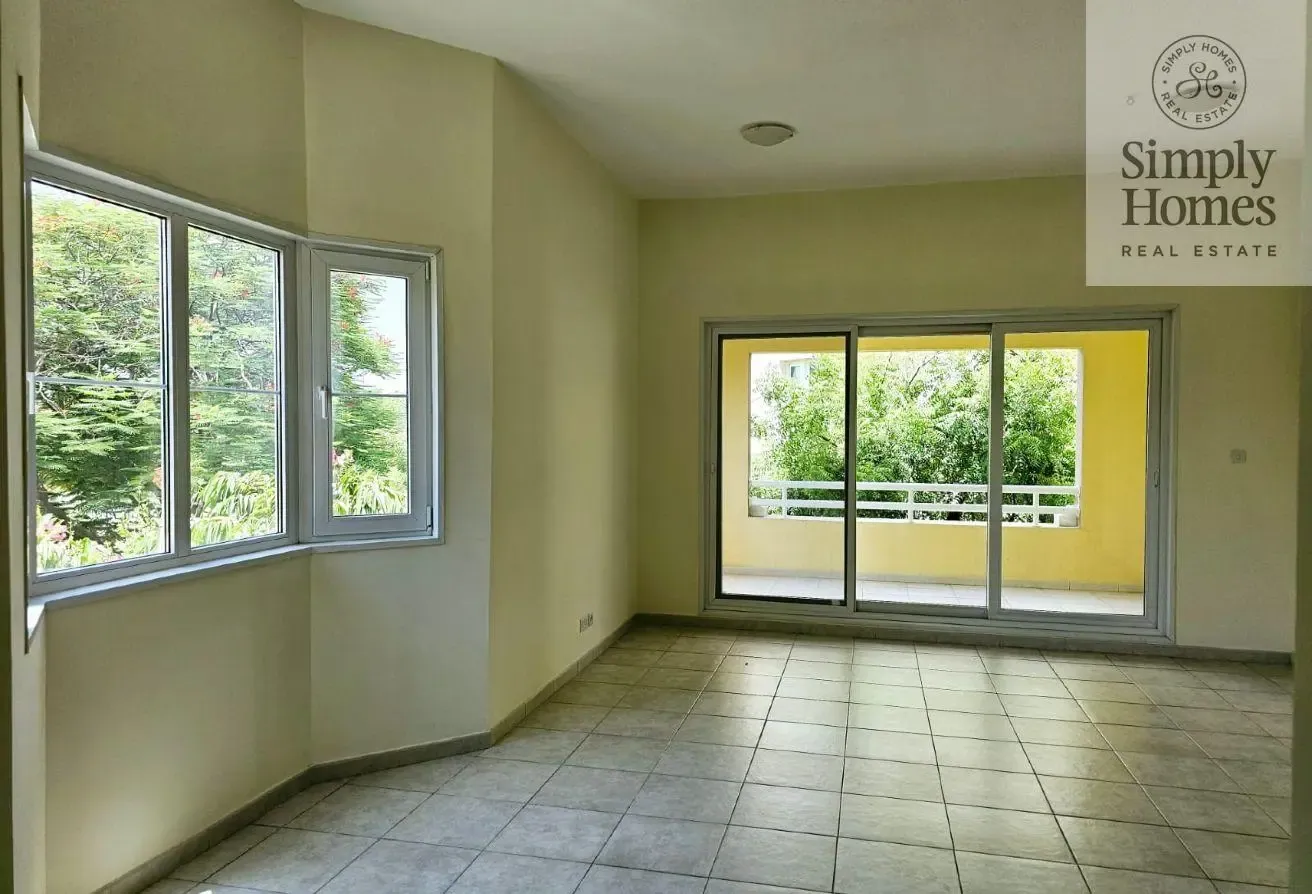 CORNER UNIT / WELL MAINTAINED / SPACIOUS