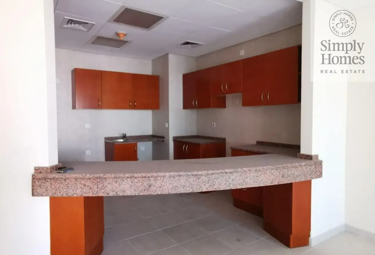 CORNER UNIT / WELL MAINTAINED / SPACIOUS