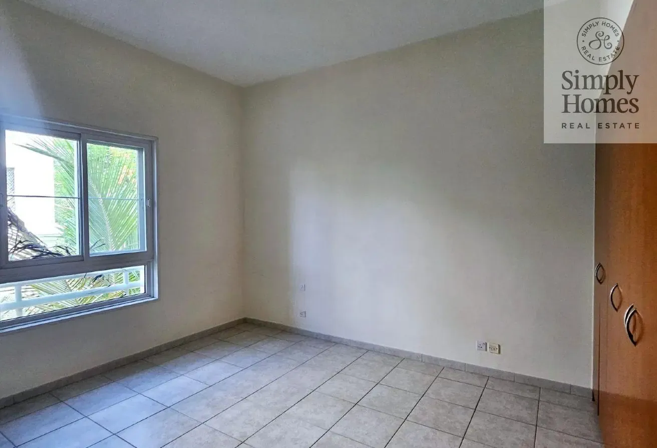 CORNER UNIT / WELL MAINTAINED / SPACIOUS