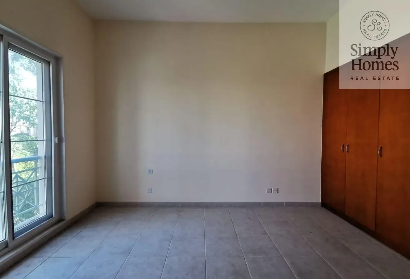 CORNER UNIT / WELL MAINTAINED / SPACIOUS
