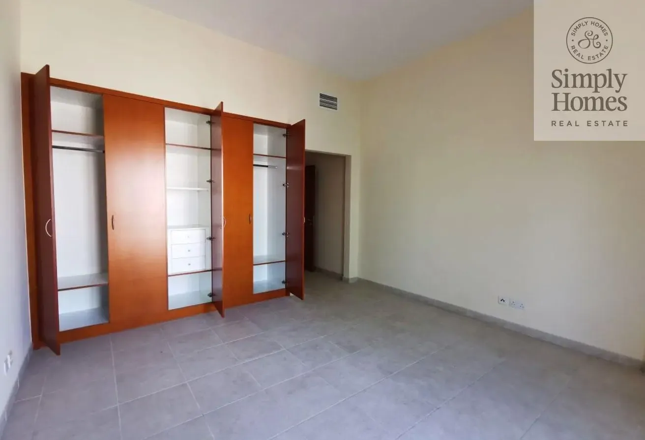 CORNER UNIT / WELL MAINTAINED / SPACIOUS