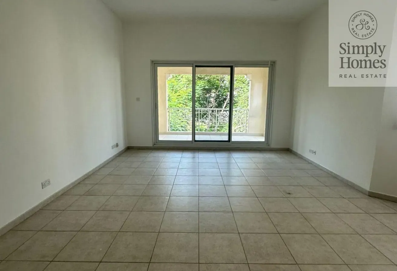 Spacious 1 BR / Well Maintained / Vacant