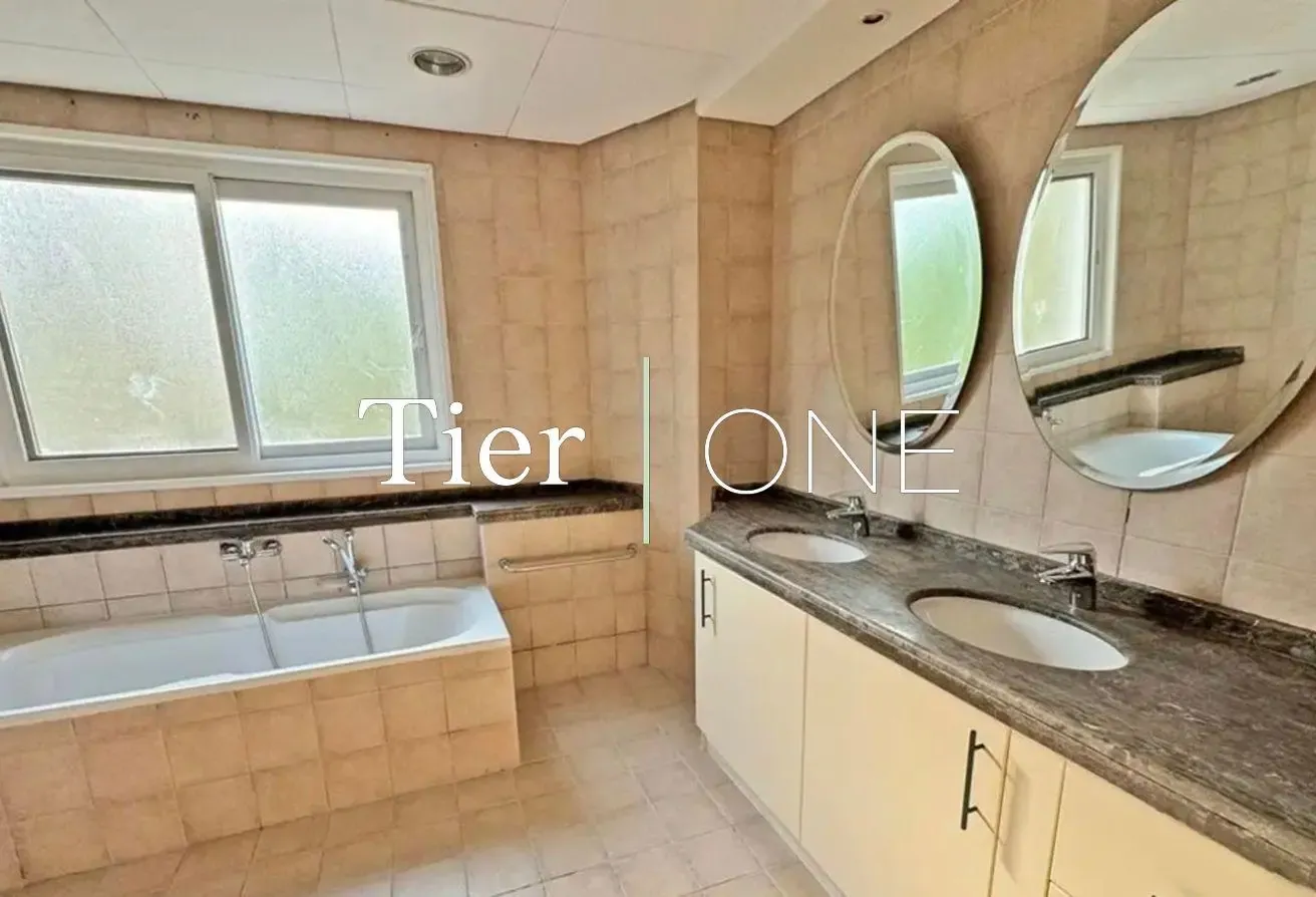 FAMILY VILLA | LANDSCAPED| READY TO MOVE IN