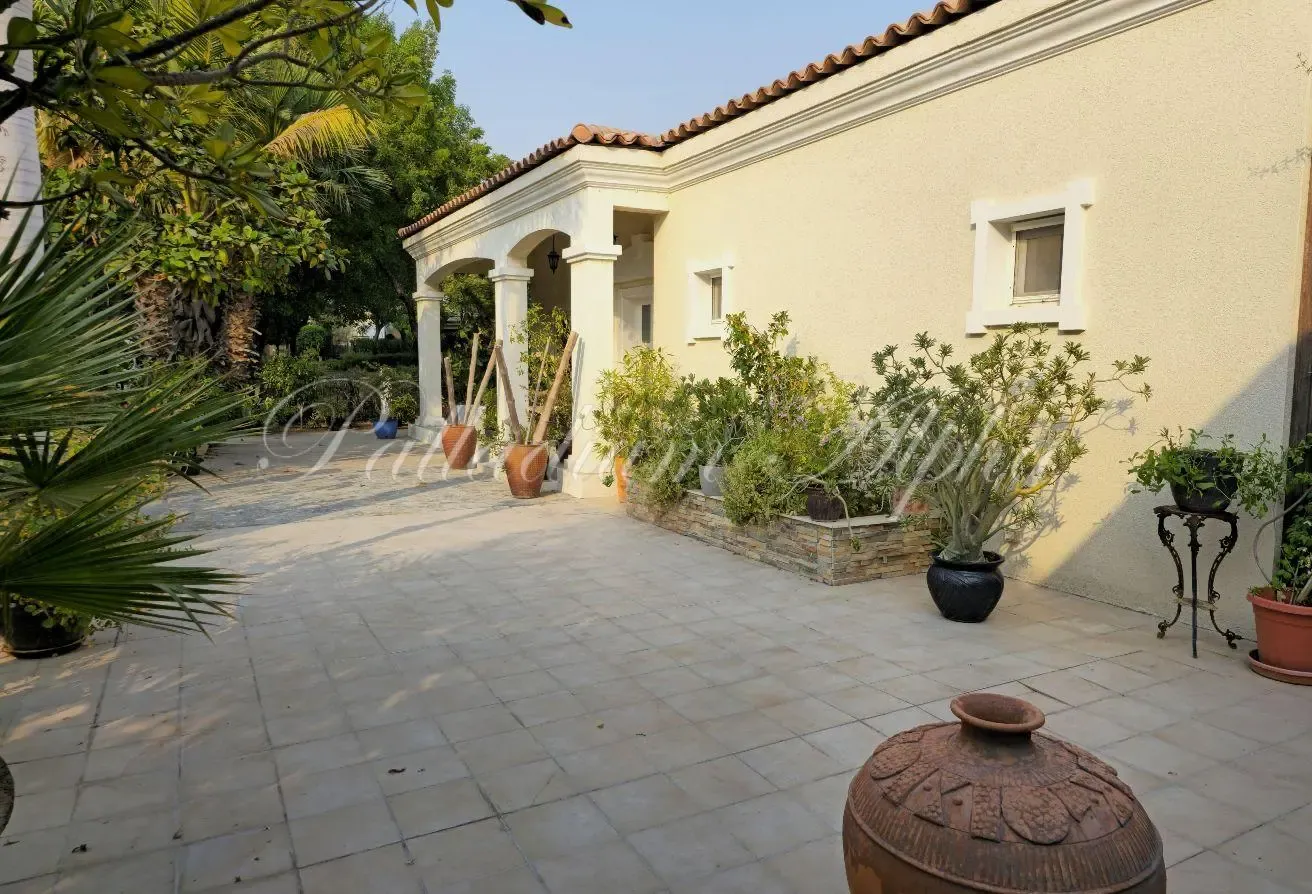 Exclusive | Vastu | Corner Plot Next to Pool