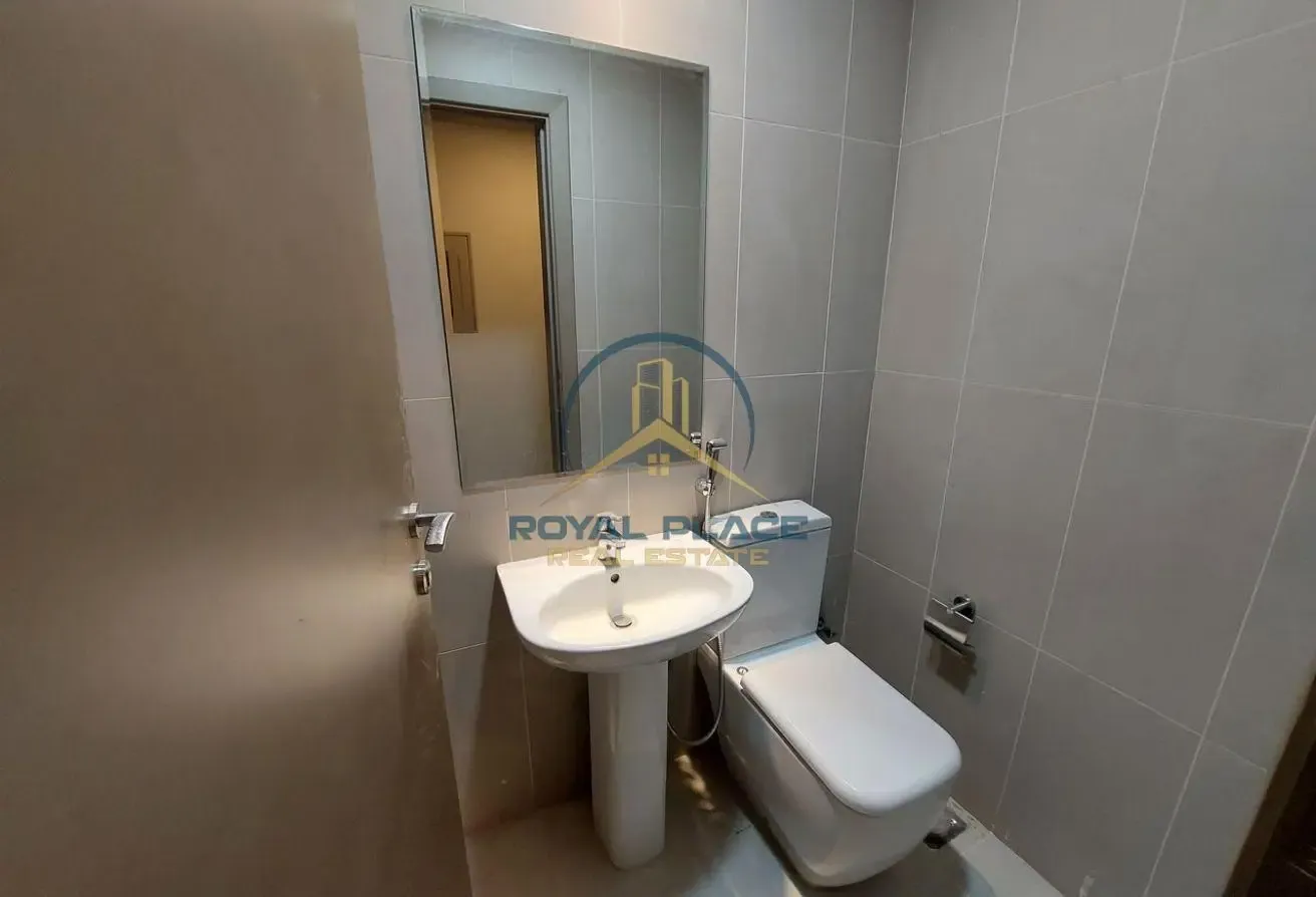 Stunning layout | Prime Location | Ready to move