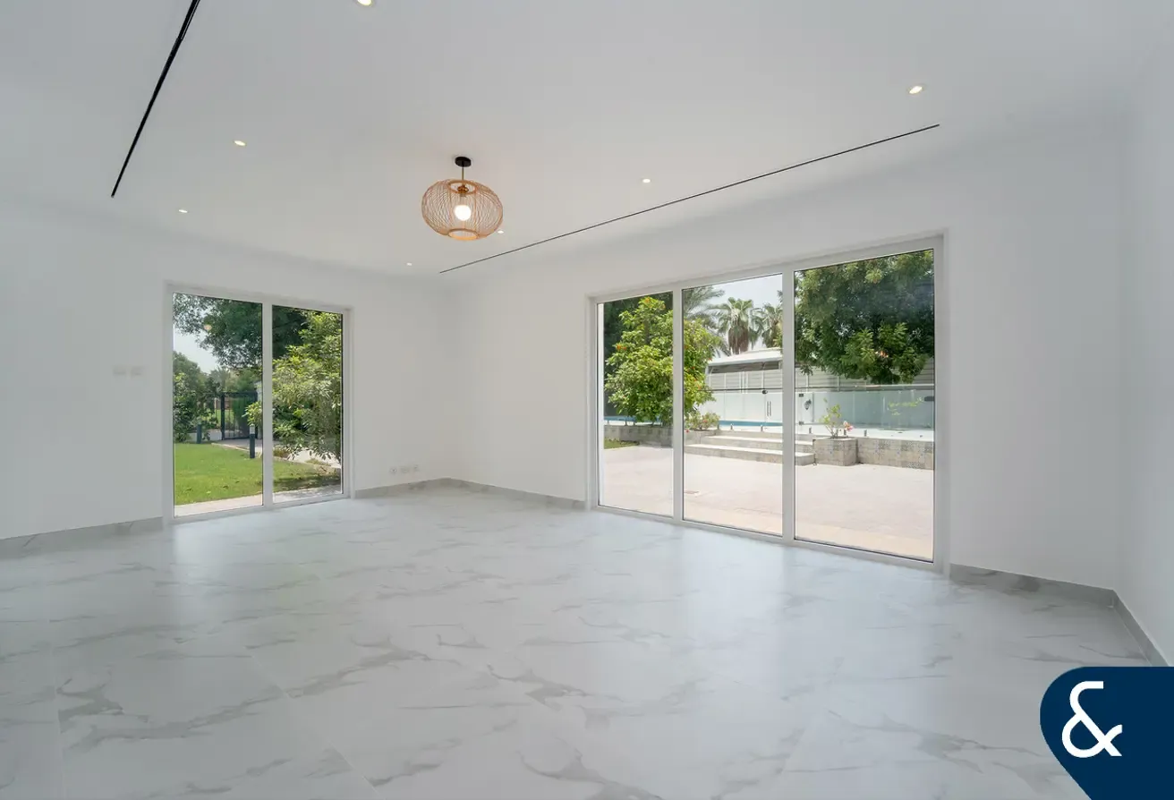 Exceptional Vacant 6 Bed Luxury Villa