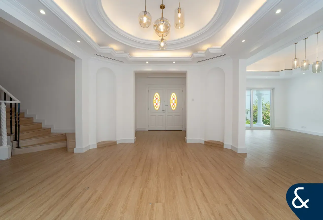 Exceptional Vacant 6 Bed Luxury Villa