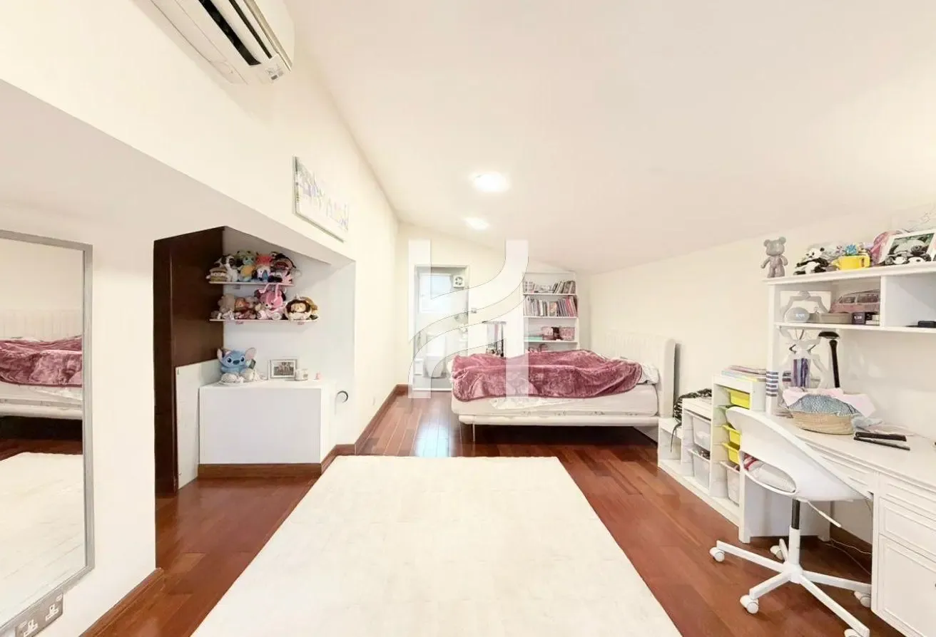 4 Bedrooms | Pool View | Highly Upgraded