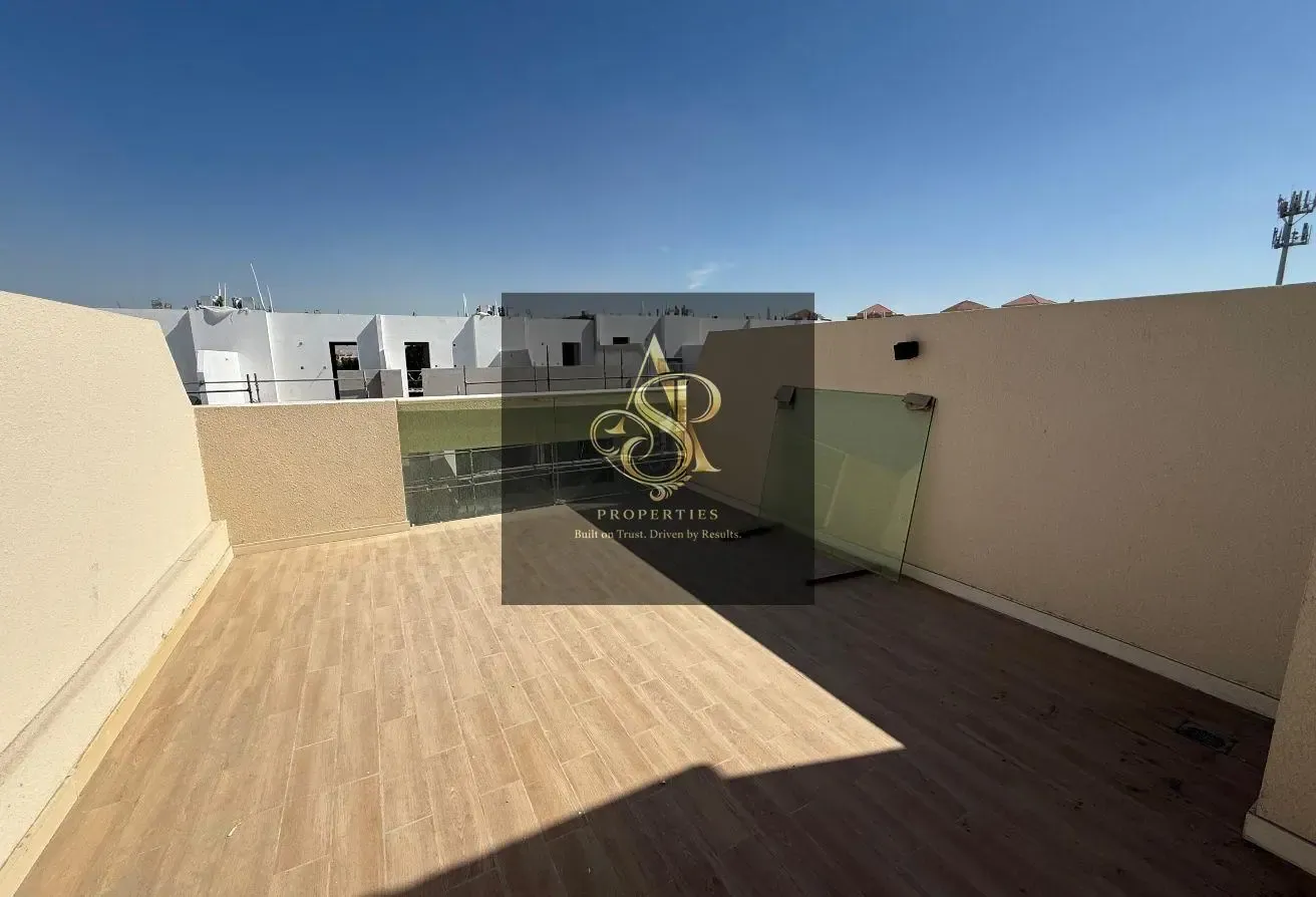 4BR Townhouse | Terrace & Skyline Views