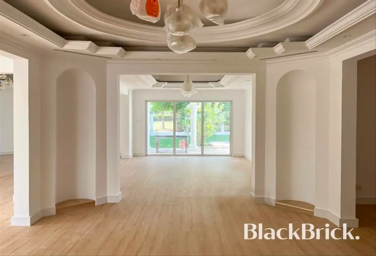 Luxury Villa | 6 Beds | Vacant