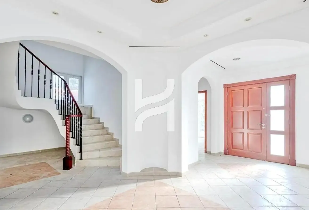 Large Plot | Vacant Now | Ready To Move In